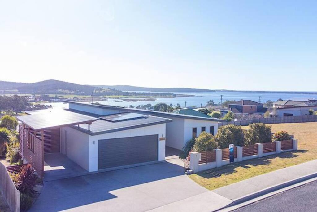 Windbourne House The Ultimate Base Villa Сейнт Хелънс Екстериор снимка