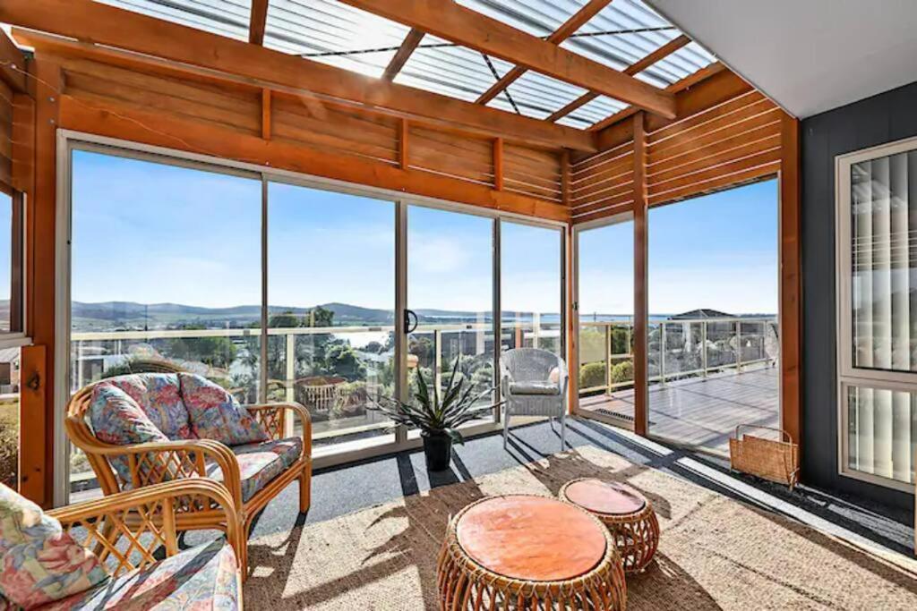 Windbourne House The Ultimate Base Villa Сейнт Хелънс Екстериор снимка